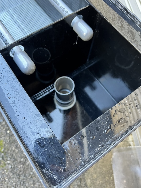 画像: 1800水槽用上部式濾過槽